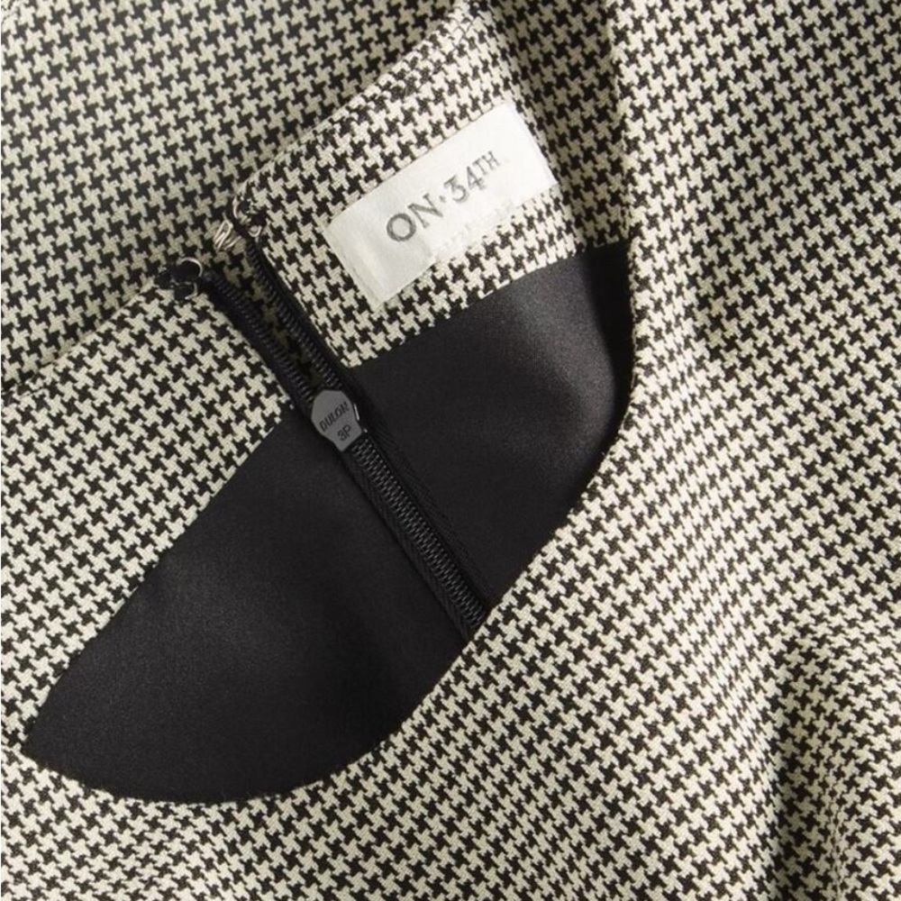 Macy’s ON 34th Sleeveless Black and Cream Houndstooth Mini Shift Dress - Picture 3 of 8